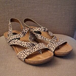 Euro Soft By Sofft Animal Print Strapy Sandals Size 10M